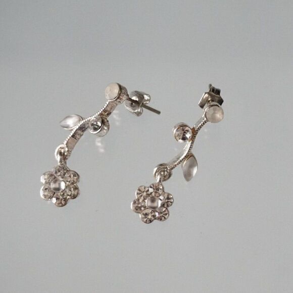 Vintage Crystal Vine Teardrop Flower Earrings Silvertone  Wedding Bridesmaid - Picture 1 of 7